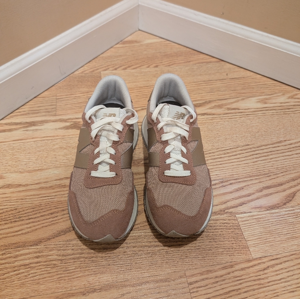 New Balance 237 Women's Sneakers